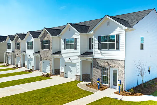 Townhomes | Rise Apartments Houston