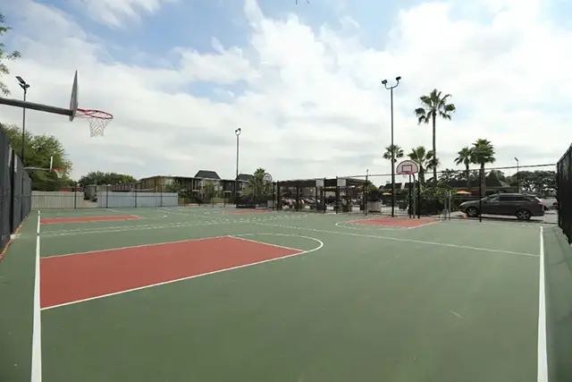 Top 10 Apartments With Basketball Courts in Houston