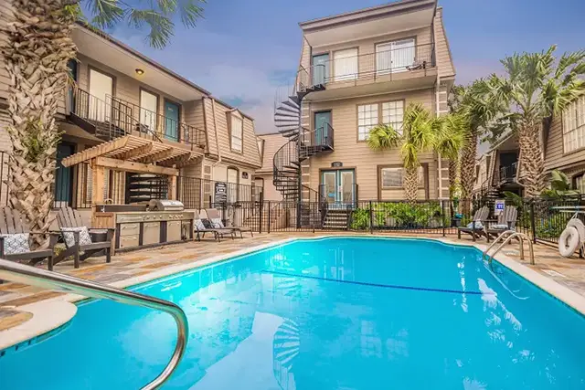 Top 10 Houston Apartments with Balcony or Patio