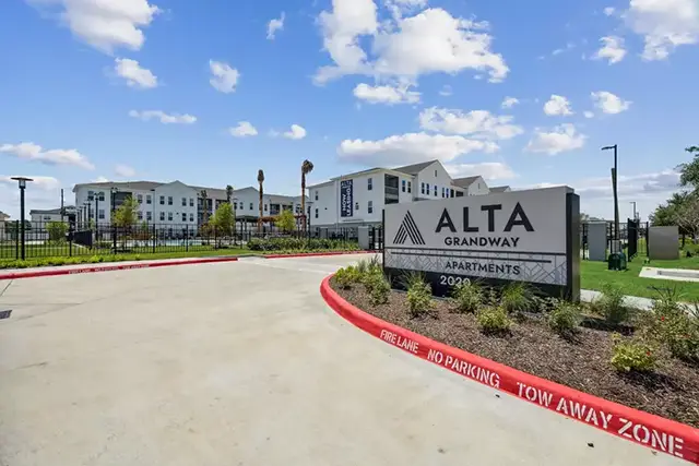 Discover Luxurious Living at Alta Grandway in Katy, TX