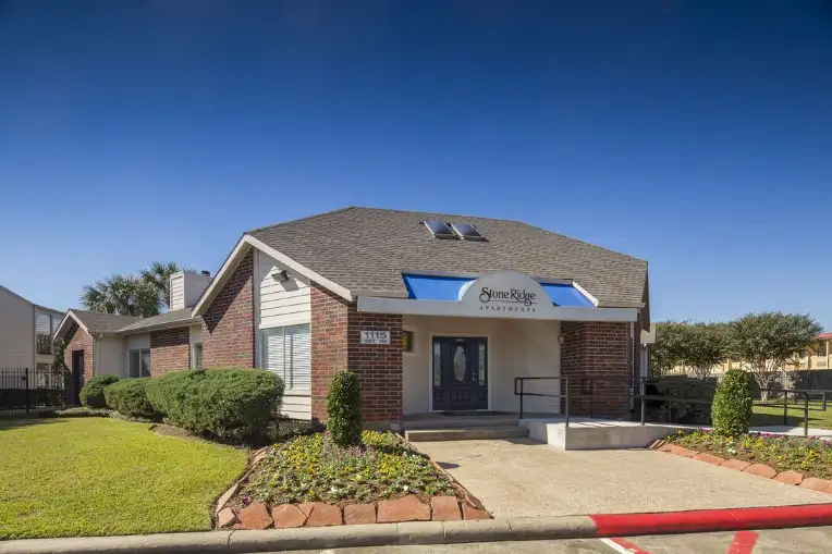Stone Ridge Apartments Texas City | Rise Apartments