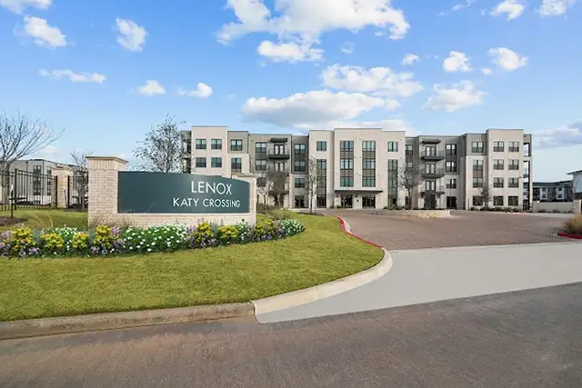 Discover Luxurious Living at Lenox Katy Crossing Apartments