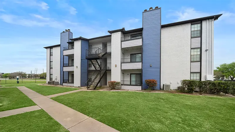 6Ten at Med Center Apartments That Accept Felons