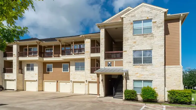 Oak Park Trails Apartments Attached Garage