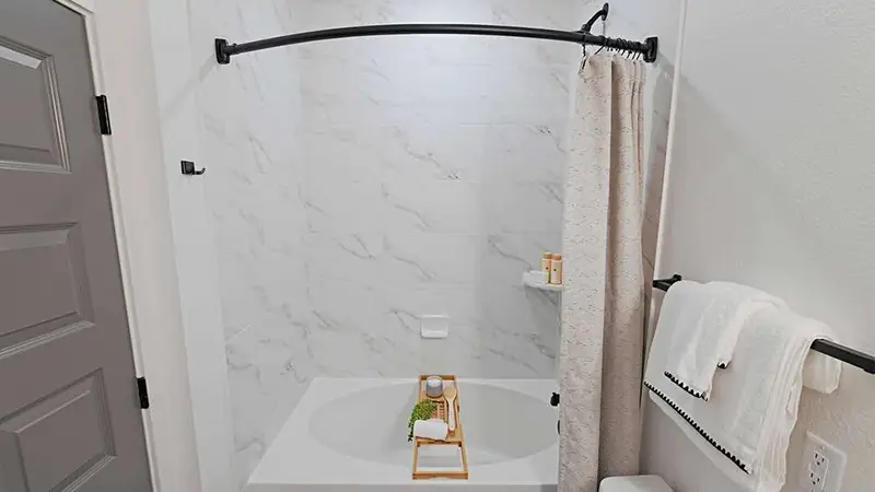 Linz Luxury Living Apartments walk-in showers