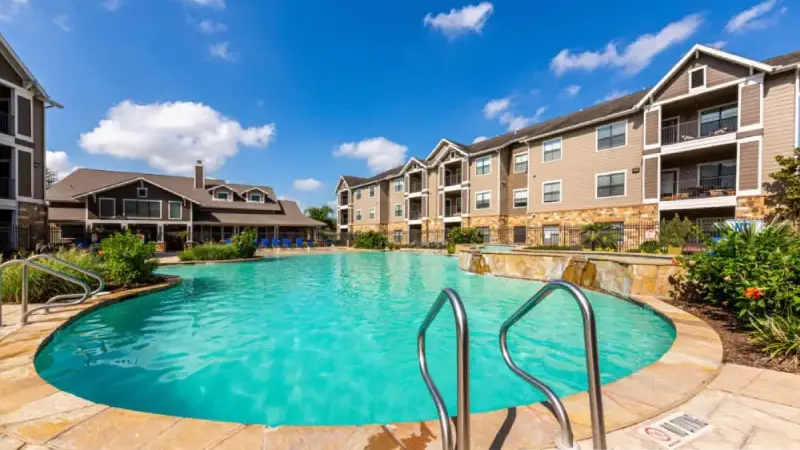 Marquis at Katy Apartments Swimming Pools