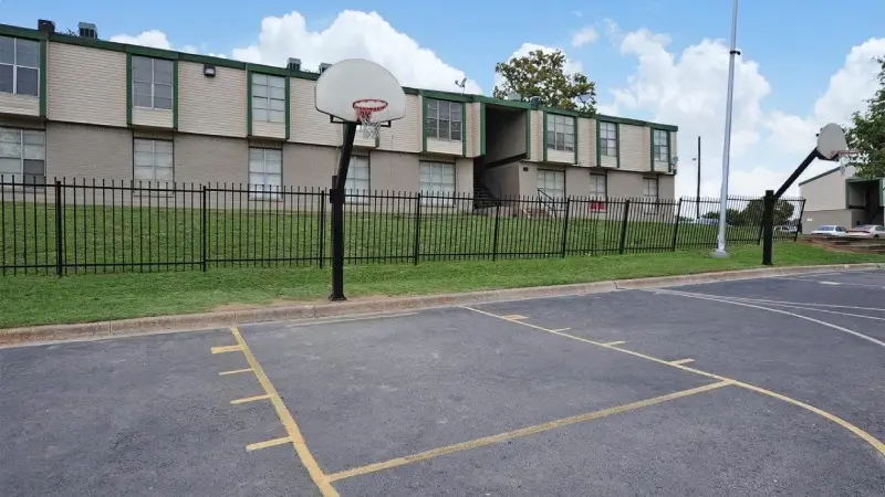 Mountain Creek Apartments Basketball Courts