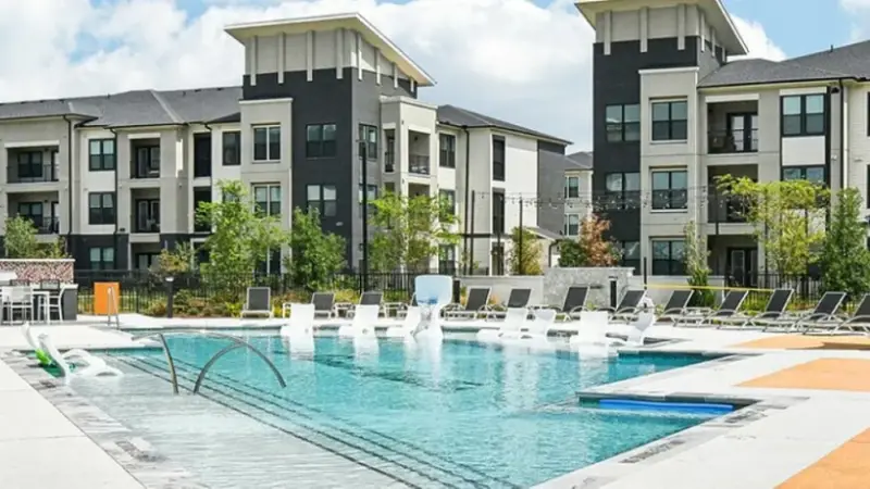 The Vic at Jordan Ranch Apartments Swimming Pools