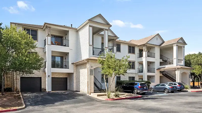 Camden Stoneleigh Apartments Attached Garages