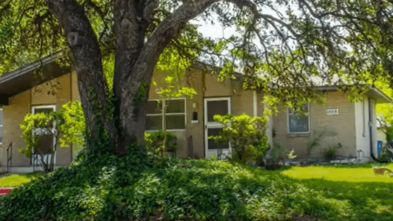 Pathways at Bouldin Oaks