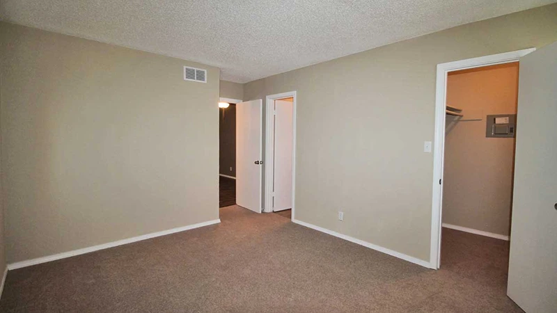 Sungate Apartments with Walk-In Closet