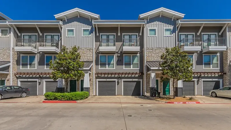 Lakewood Flats Apartments