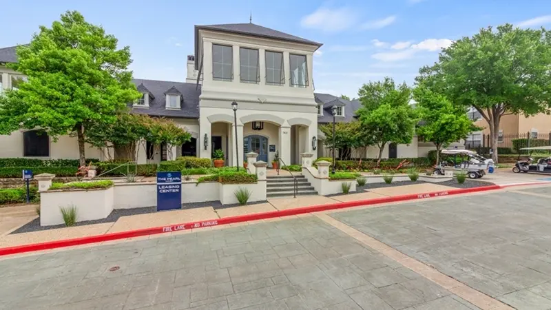 The Pearl on Frankford Dallas Apartments with Valet Trash Service