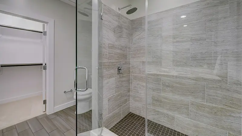 The Star Apartments Walk-In Showers