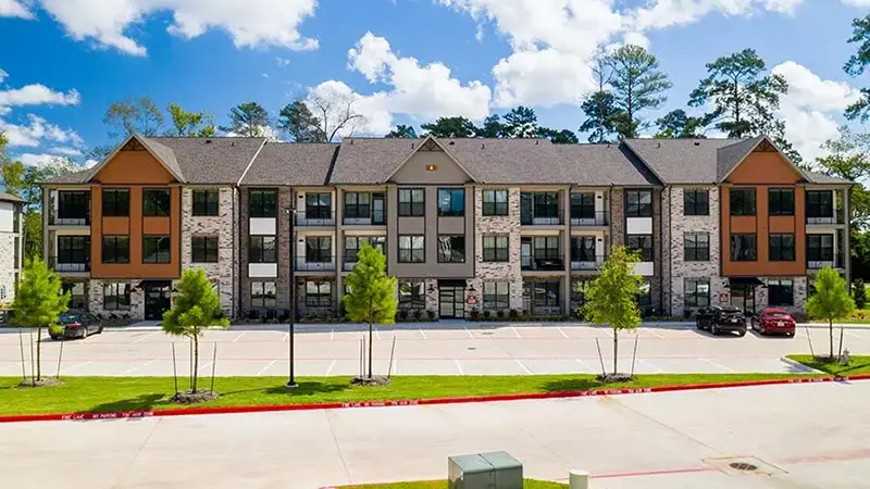 Woodridge at Grand Central Park Apartments That Accept Felons