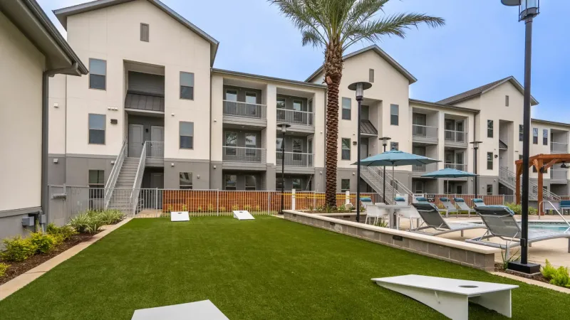 Alta Sergeant Apartments that works with a Broken Lease