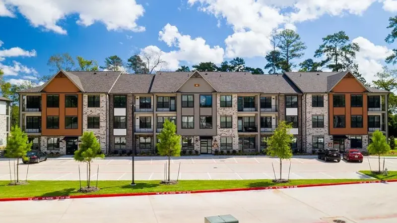 Woodridge at Grand Central Park Apartments that works with a Broken Lease