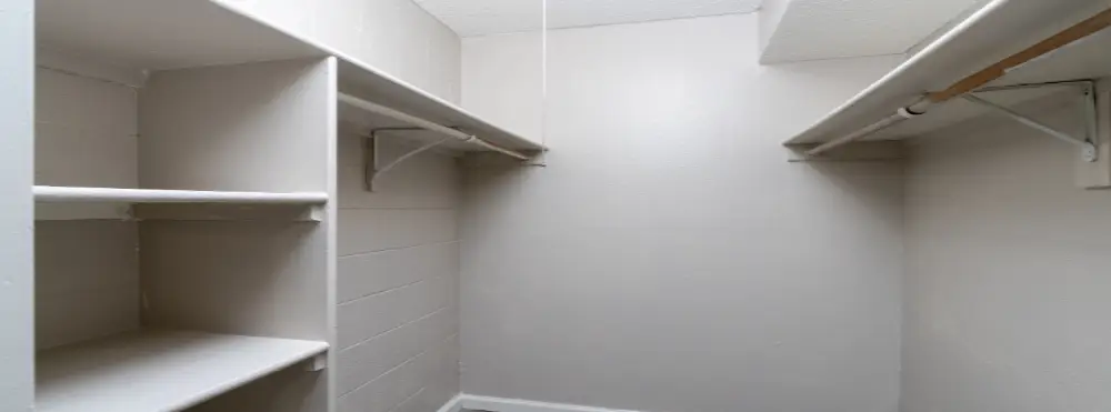 Brisa Apartments & Storage