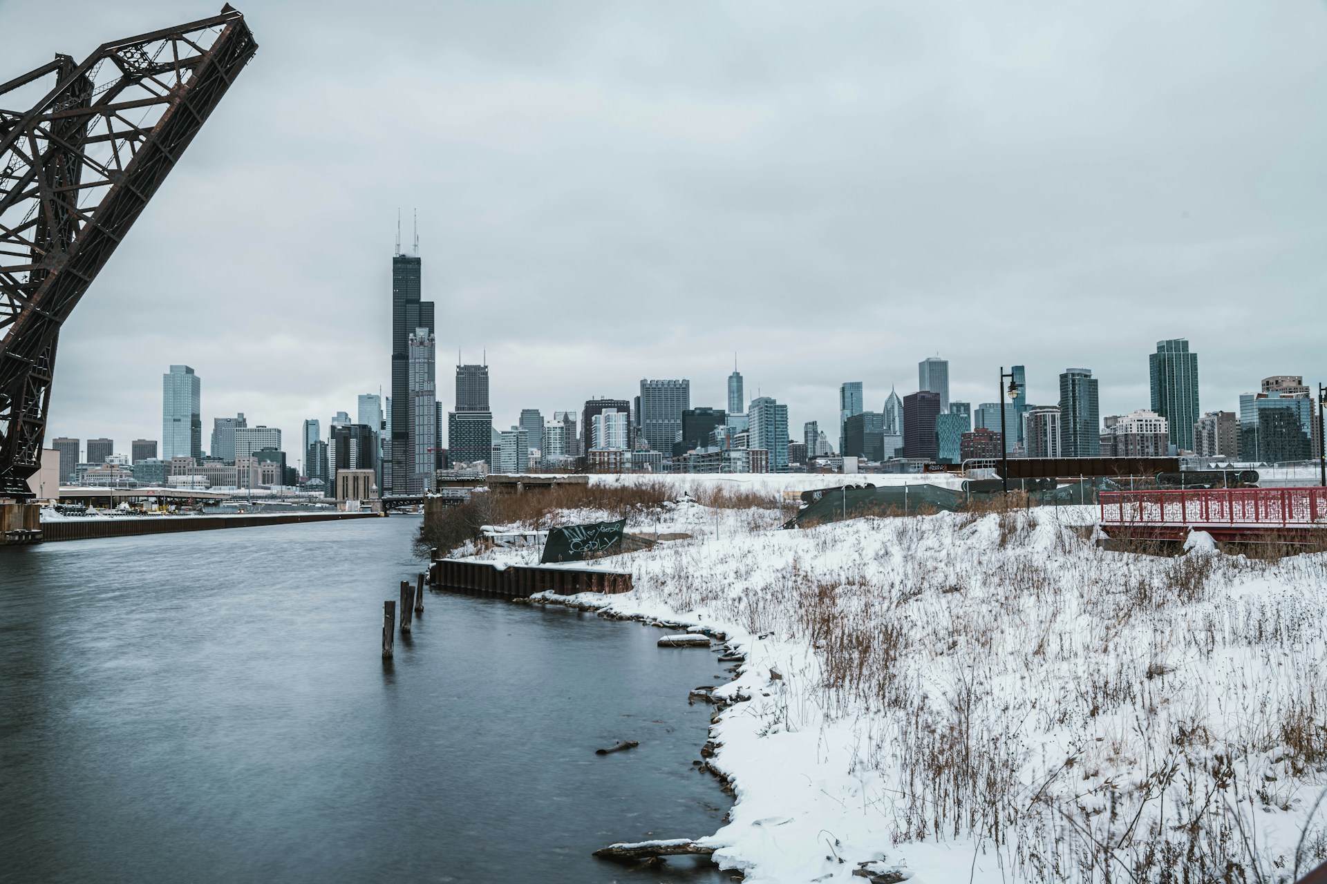 How To Find the Ideal Winter Home in Chicago and Ensure a Smooth Moving