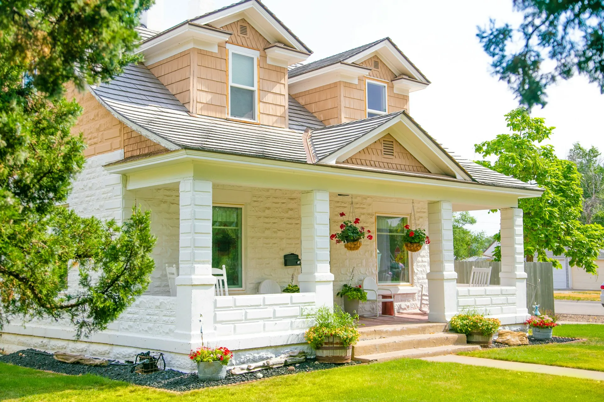What Homebuyers Notice Before They Step Inside