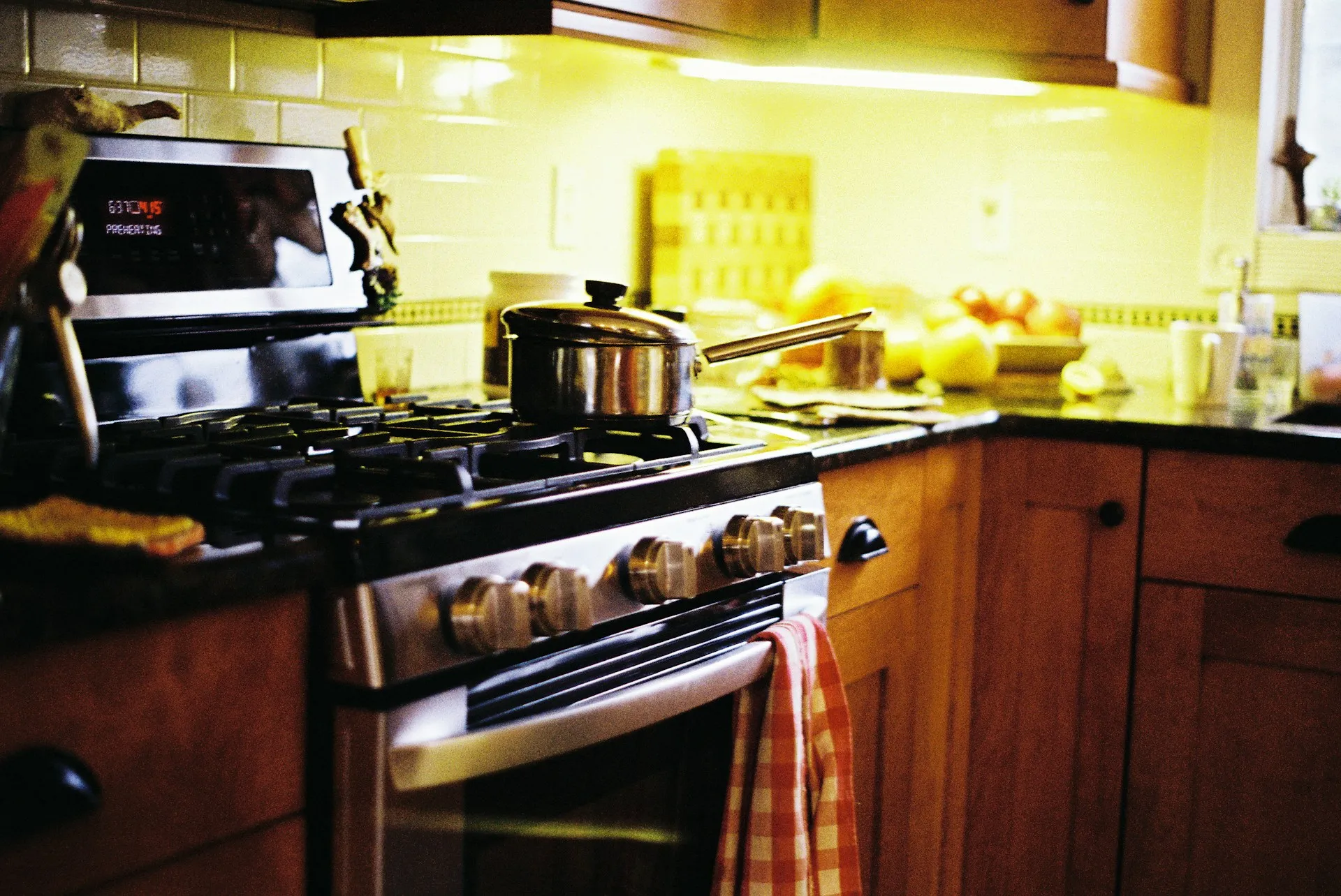 5 Kitchen Hazards Apartment Dwellers Should Be Aware Of