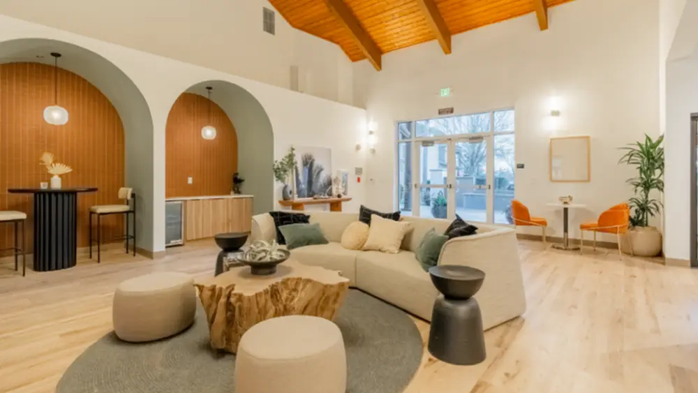 850 on the Avenue Airbnb-Friendly Apartments