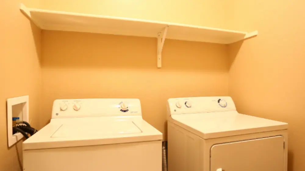 Castilleja Apartments