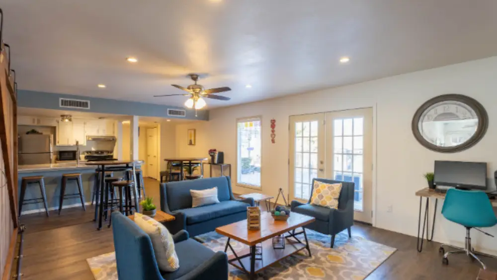 El Paso Apartments with Kitchen Island