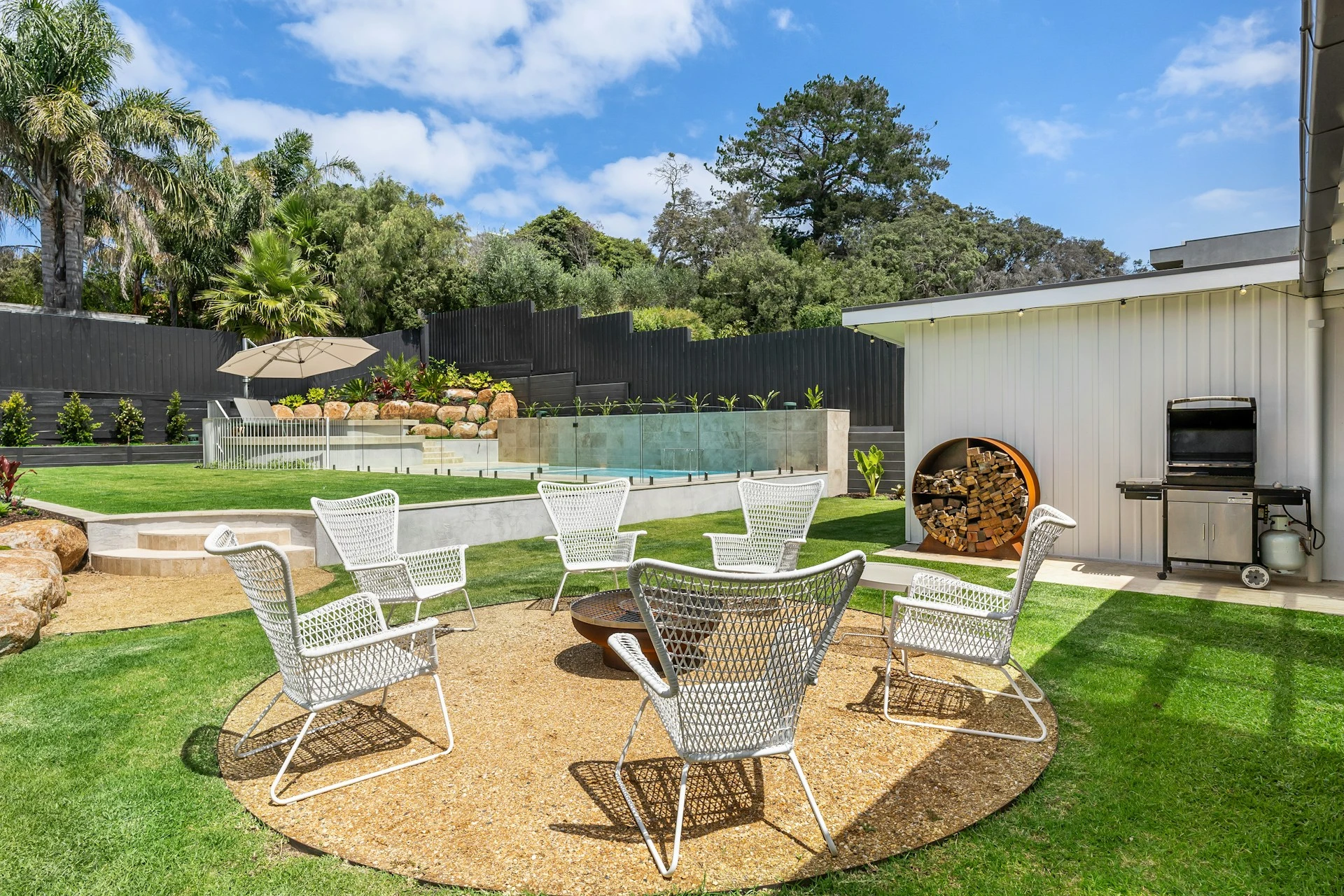 Maximizing Curb Appeal - Tips for a Stunning Yard