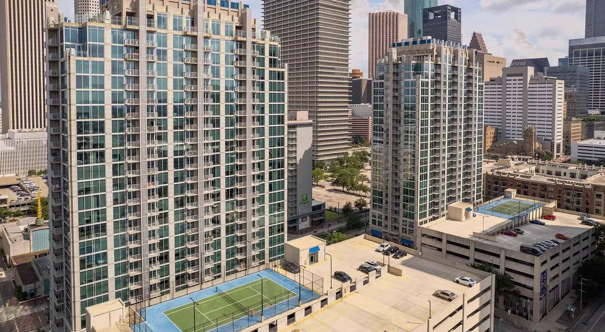 SoDo on Main tennis court in Houston