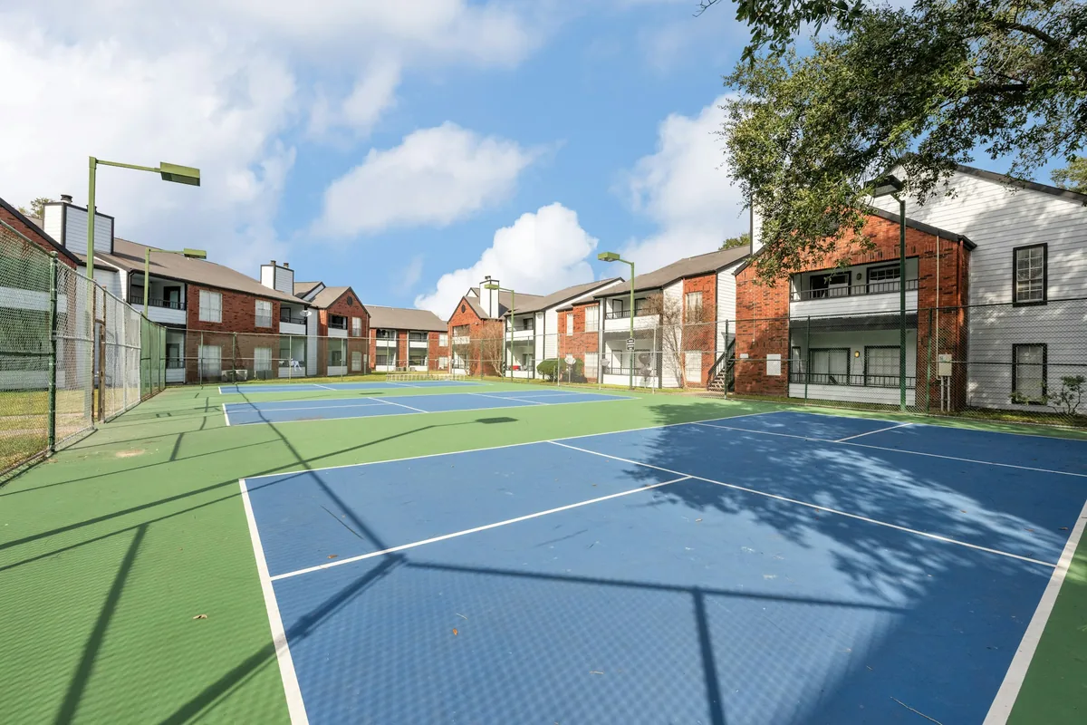 West Oaks Landing tennis court in Houston