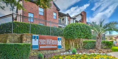 2803 Riverside Apartments Grand Prairie Photo 1