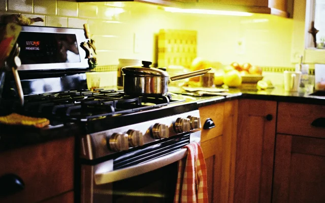 5 Kitchen Hazards Apartment Dwellers Should Be Aware Of