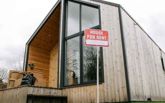 5 Signs of Water Intrusion to Check Before Renting