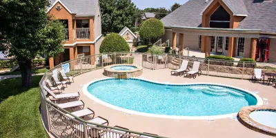 Amber Dawn Apartments Dallas Photo 3