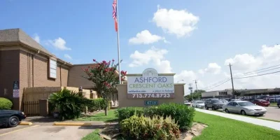 Ashford-Crescent-Oaks-Apartments-Houston-Photo-1