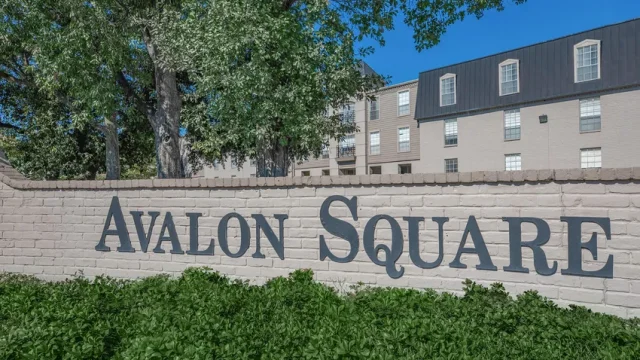 Avalon Square Houston Apartment Photo 3