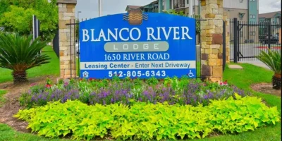 Blanco River Lodge photo 2