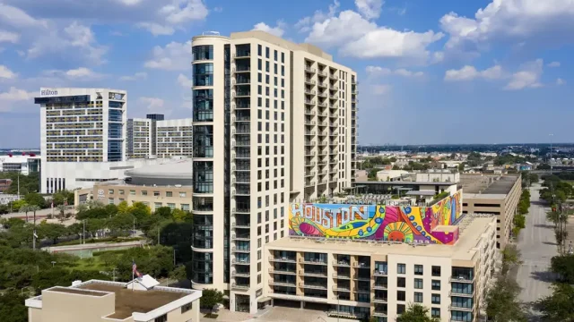Camden Downtown Apartments Houston Photo 1
