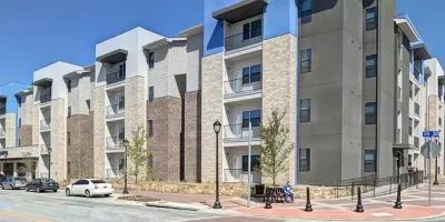 Campus Edge on UTA Boulevard Apartments Gallery 1