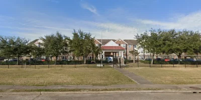 Cherry Crest Court Senior Living Houston Apartment Photo 3