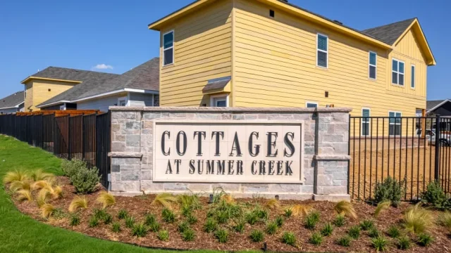 Cottages at Summer Creek Rise apartments Dallas Photo 3