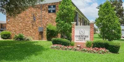 Country-Club-Apartments-Carrollton-Photo-1