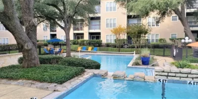 Covington-Pointe-Apartments-Dallas-Photo-1