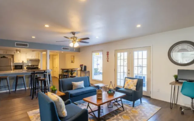 El Paso Apartments with Kitchen Island