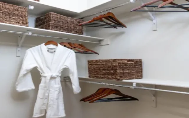 El Paso Apartments with Walk-In Closets