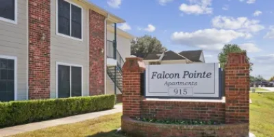 Falcon Pointe Apartments Photo 3