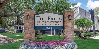 Falls-of-Maplewood-Apartments-Photo-1