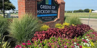 Greens of Hickory Trail Rise apartments Dallas Photo 15