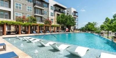 Henley at the RIM San Antonio Photo 5